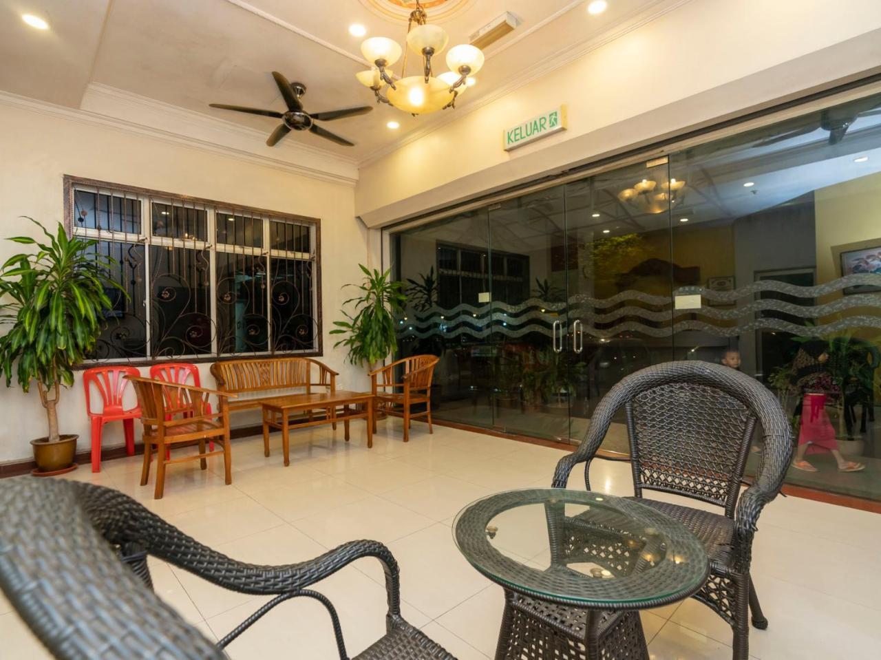 Fully Desa Tebrau Hotel 2*